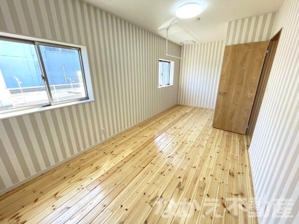 寝室(使い勝手のいい寝室です)