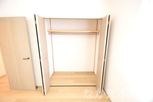 物件内観写真11　(たっぷりとした収納スペースです)