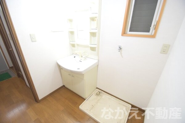 洗面・脱衣所(明るい洗面所です)