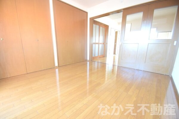 居室(おしゃれな居間です)