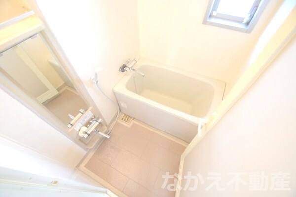 浴室(日々の疲れを癒すお風呂付です)