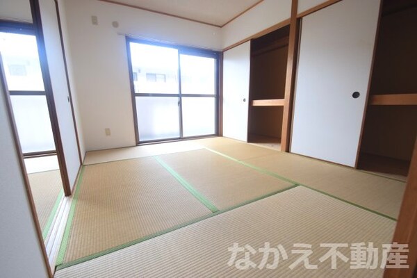 寝室(使い勝手のいい寝室です)