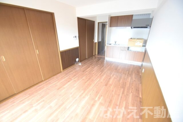 物件内観写真2　(ゆったり過ごせる居間です)