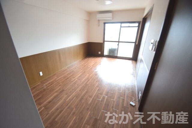 物件内観写真3　(おしゃれなリビングです)