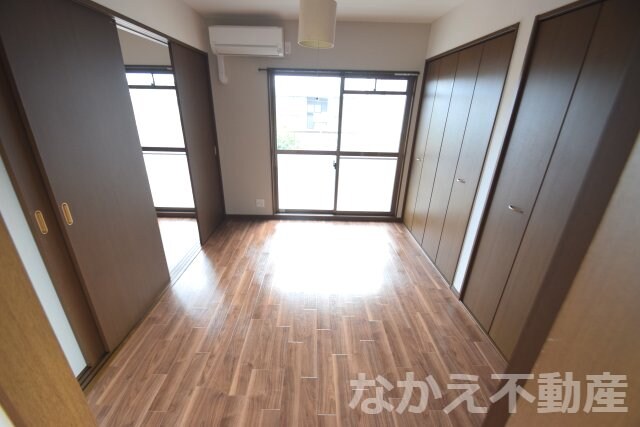 物件内観写真4　(使い勝手のいい寝室です)