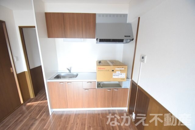 物件内観写真5　(コンパクトなキッチンで掃除もラクラク)