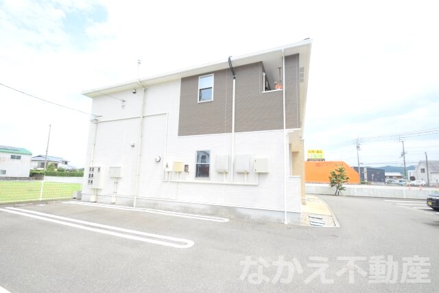 物件外観写真3　(カースペースがあります)