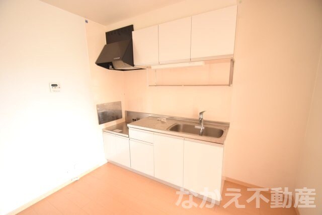 物件内観写真8　(コンパクトなキッチンで掃除もラクラク)