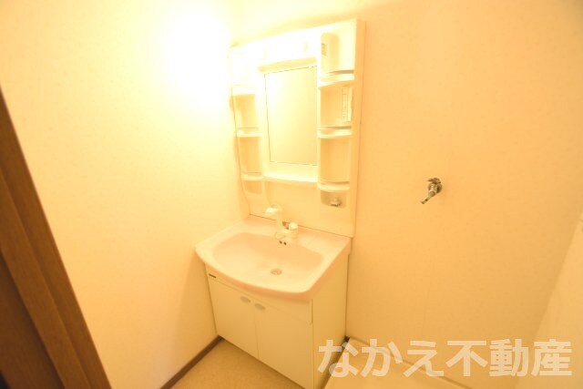 物件内観写真7　(忙しい朝には欠かせない洗面所です)