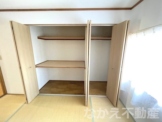 物件内観写真12　(ちょっとした収納スペースも充実しています)