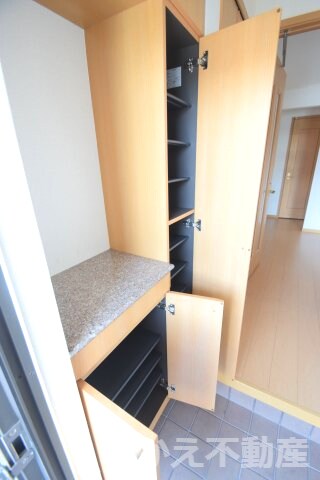 物件内観写真12　(玄関です)