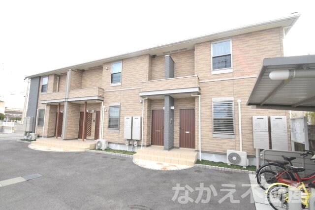 物件外観写真2　(落ち着いた雰囲気の外観です)