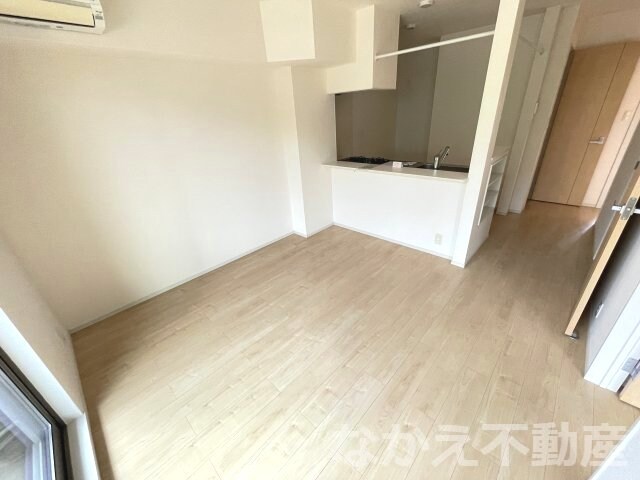 物件内観写真3　(ゆったり過ごせる居間です)