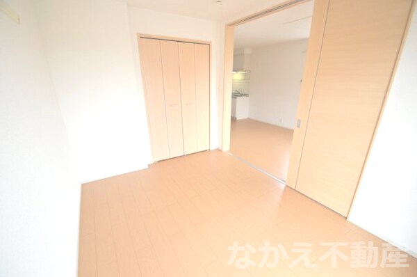 寝室(使い勝手のいい寝室です)