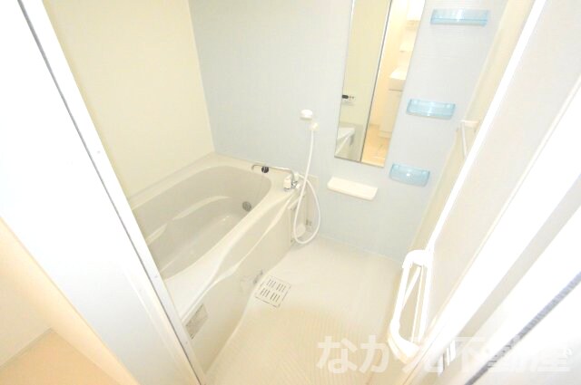 物件内観写真5　(お風呂で日々の疲れを落としましょう)