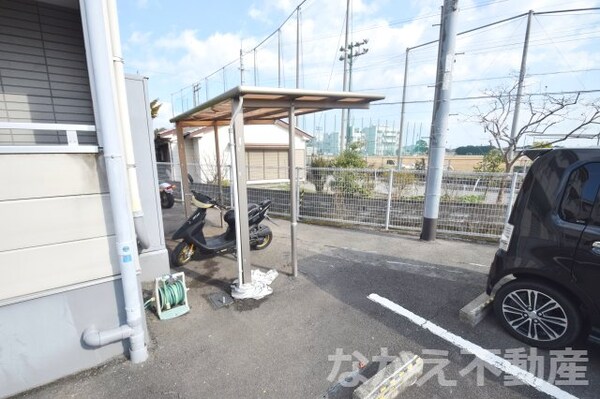 駐車場(駐車場に車を止められます)