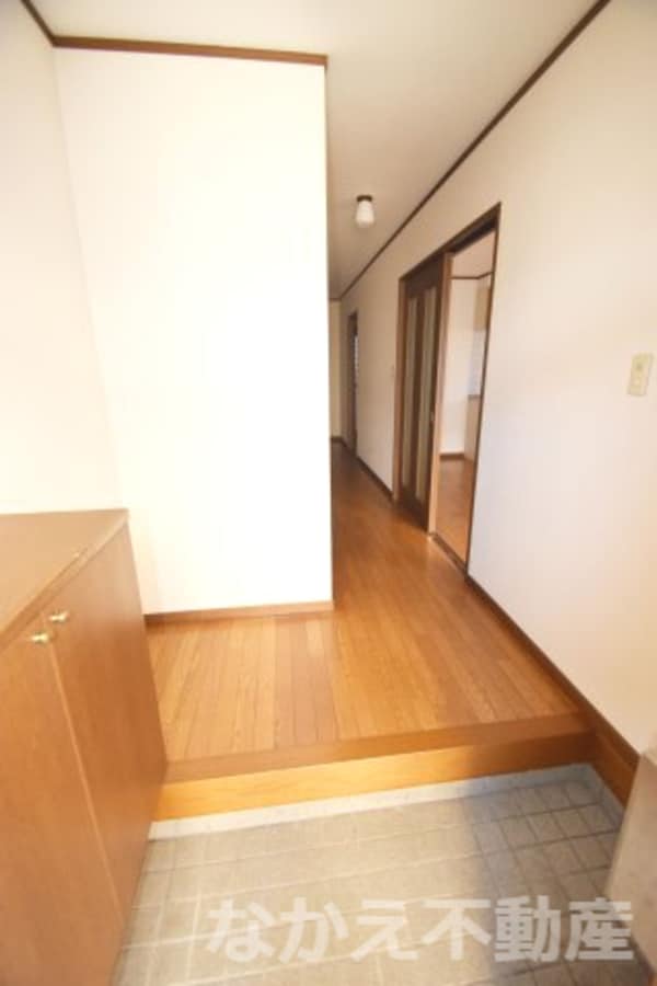 玄関(シンプルで使いやすい玄関です)