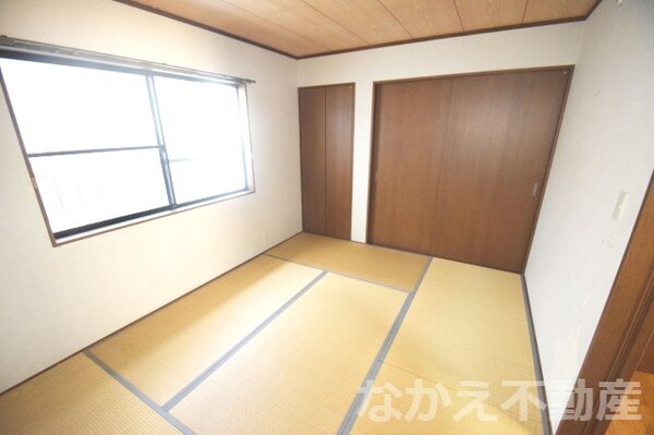 寝室(ゆとりの広さです)