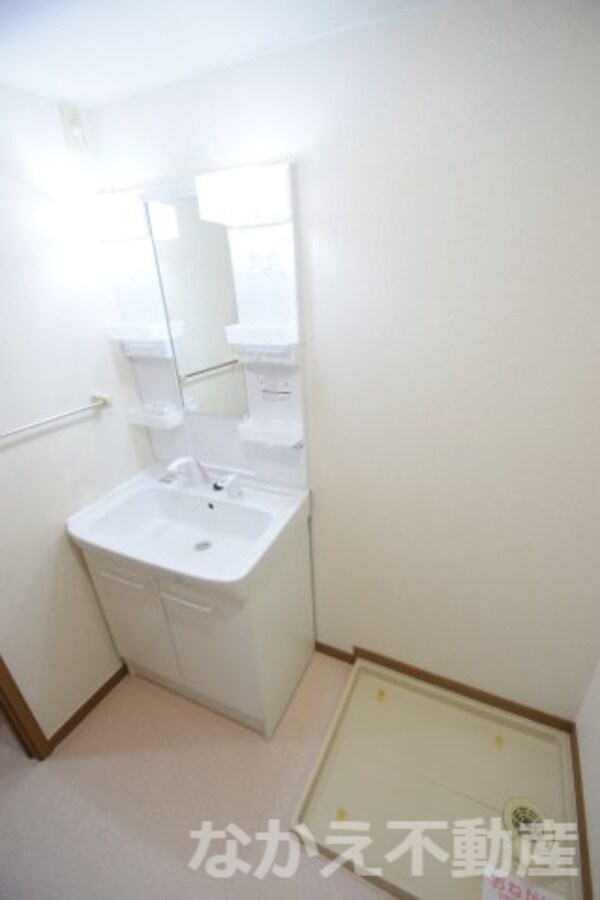 洗面・脱衣所(忙しい朝には欠かせない洗面所です)
