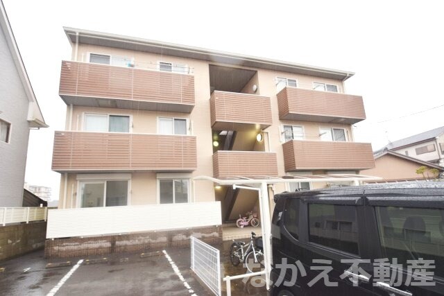 物件外観写真1　(建物外観を気になさる方へ、見た目の良い物件です)