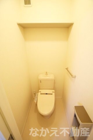 物件内観写真7　(落ち着いた色調のトイレです)