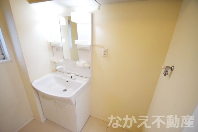 物件内観写真8　(スペースが確保できる洗面所です)