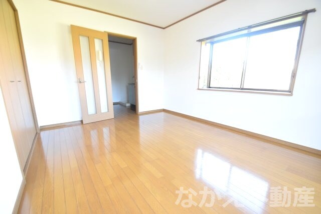 物件内観写真3　(使いやすい居間です)