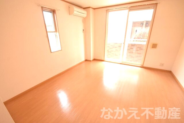 物件内観写真5　(コンパクトで使いやすい洋室です)