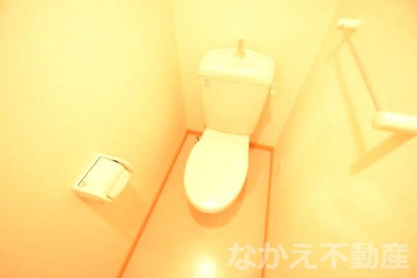 トイレ(清潔感のあるトイレです)