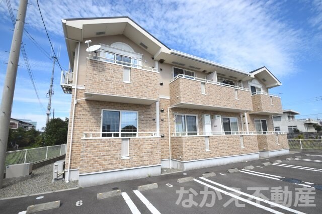 物件外観写真1　(外観もきれいです)