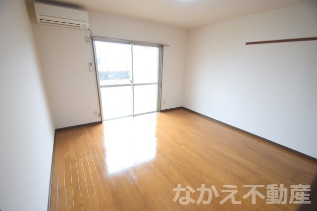 物件内観写真3　(ゆったり過ごせるリビングです)