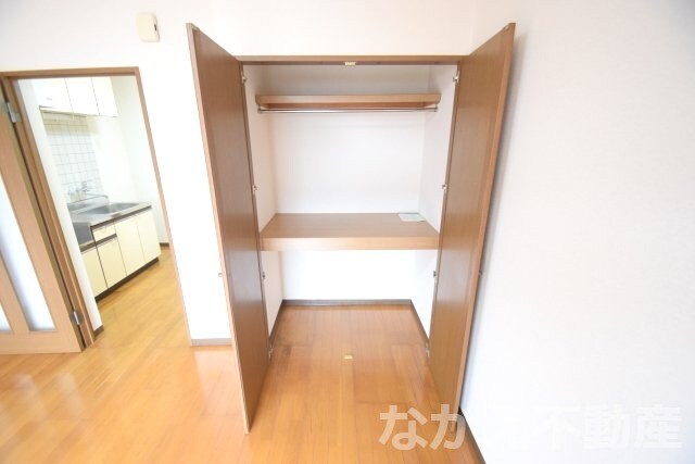 物件内観写真12　(便利な収納スペースです)