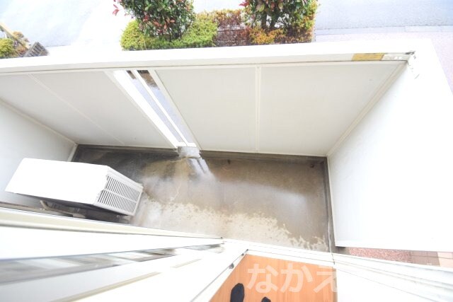 物件内観写真11　(暖かな日差しのふりそそぐバルコニー)