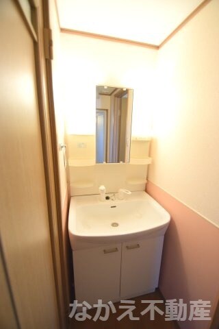 物件内観写真8　(スペースが確保できる洗面所です)