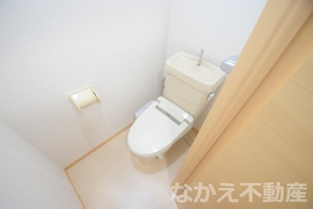 物件内観写真9　(シンプルで使いやすいトイレです)