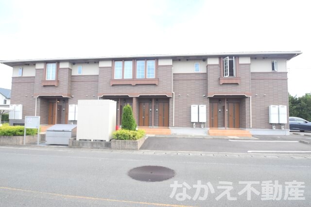 物件外観写真1　(落ち着いた雰囲気の外観です)