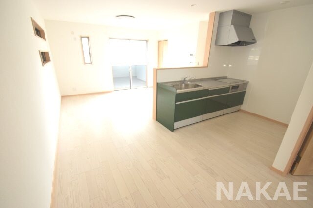 物件内観写真2　(ゆったり過ごせるリビングです)