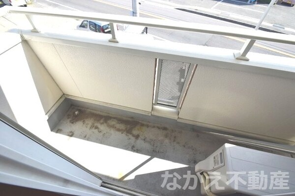 バルコニー(外からの目が気にならないバルコニーで洗濯物が干せます)