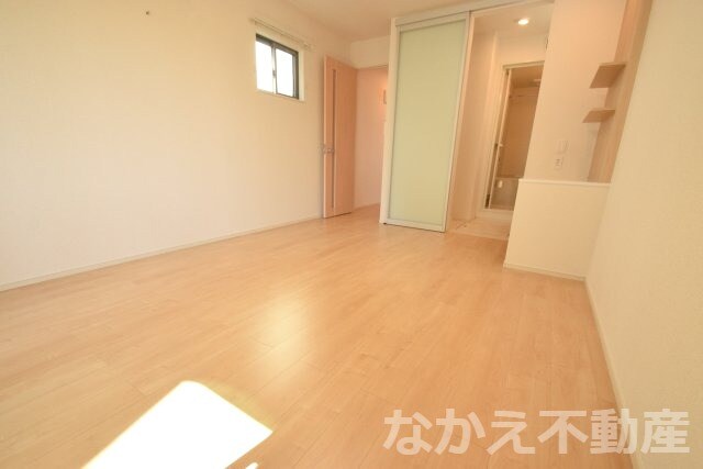 物件内観写真3　(使いやすいリビングです)