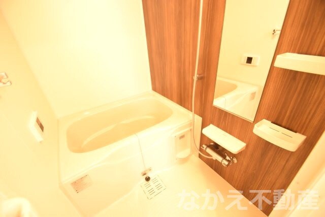 物件内観写真6　(きれいなお風呂です)