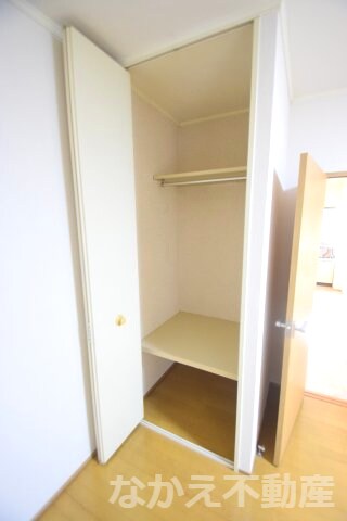物件内観写真12　(便利な収納スペースです)