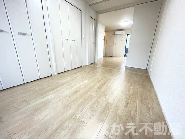 寝室(使い勝手のいい寝室です)