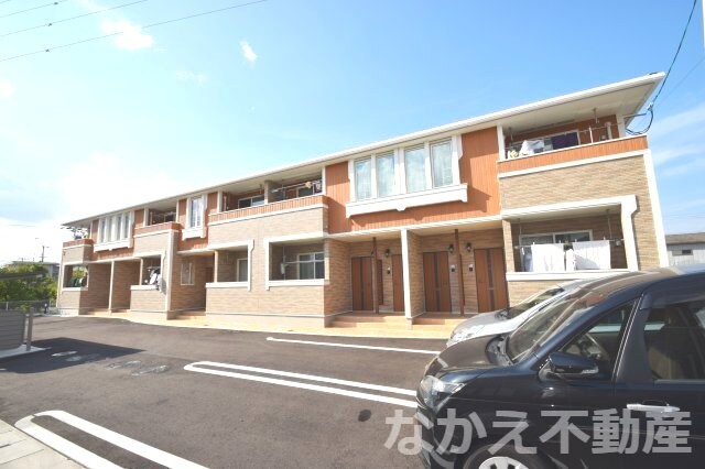 物件外観写真1　(建物外観を気になさる方へ、見た目の良い物件です)