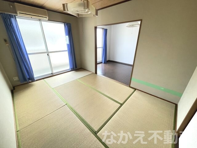 物件内観写真15　(日本らしい落ち着いた雰囲気の和室です)