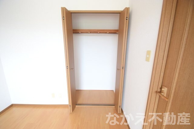 物件内観写真10　(小物を収納するのに便利です)