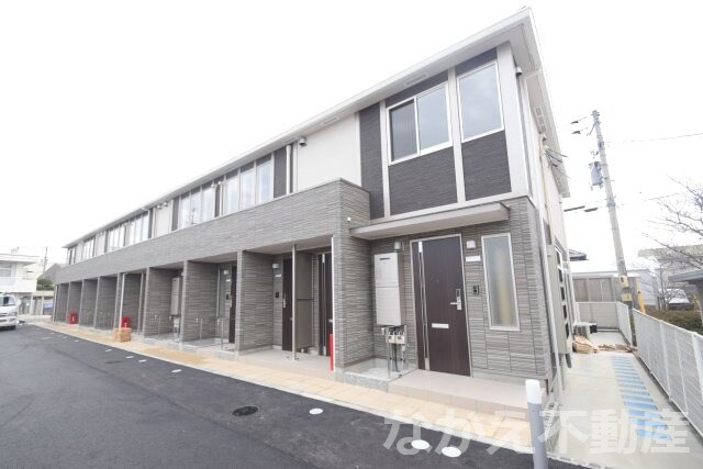 物件外観写真1　(外観もきれいです)