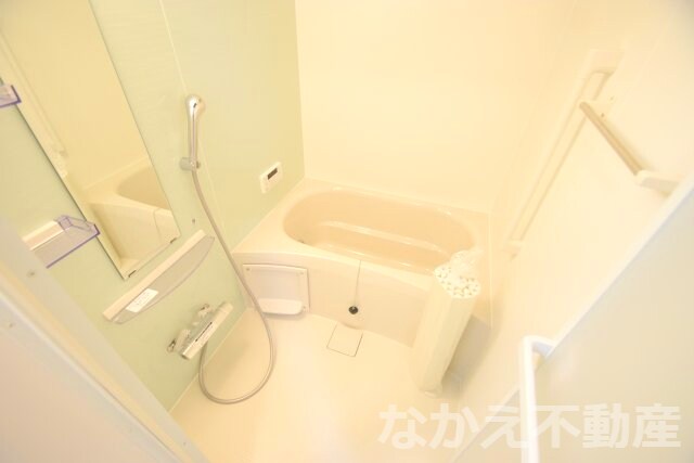 物件内観写真5　(きれいなお風呂です)