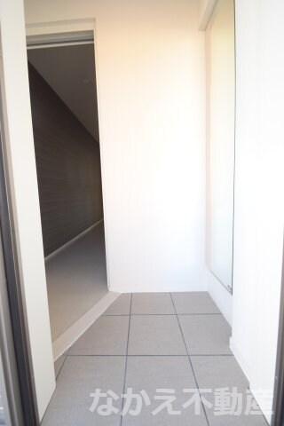 物件内観写真8　(きれいな玄関です)