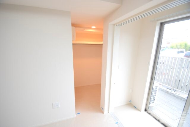 物件内観写真10　(便利な収納スペースです)