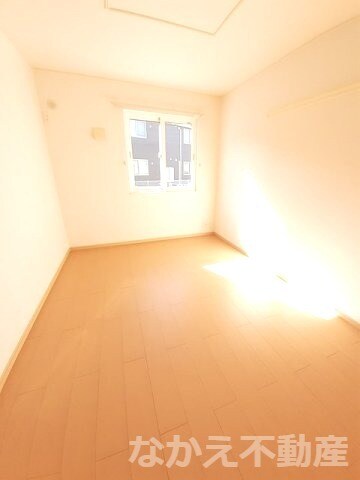 物件内観写真6　(使い勝手のいい寝室です)